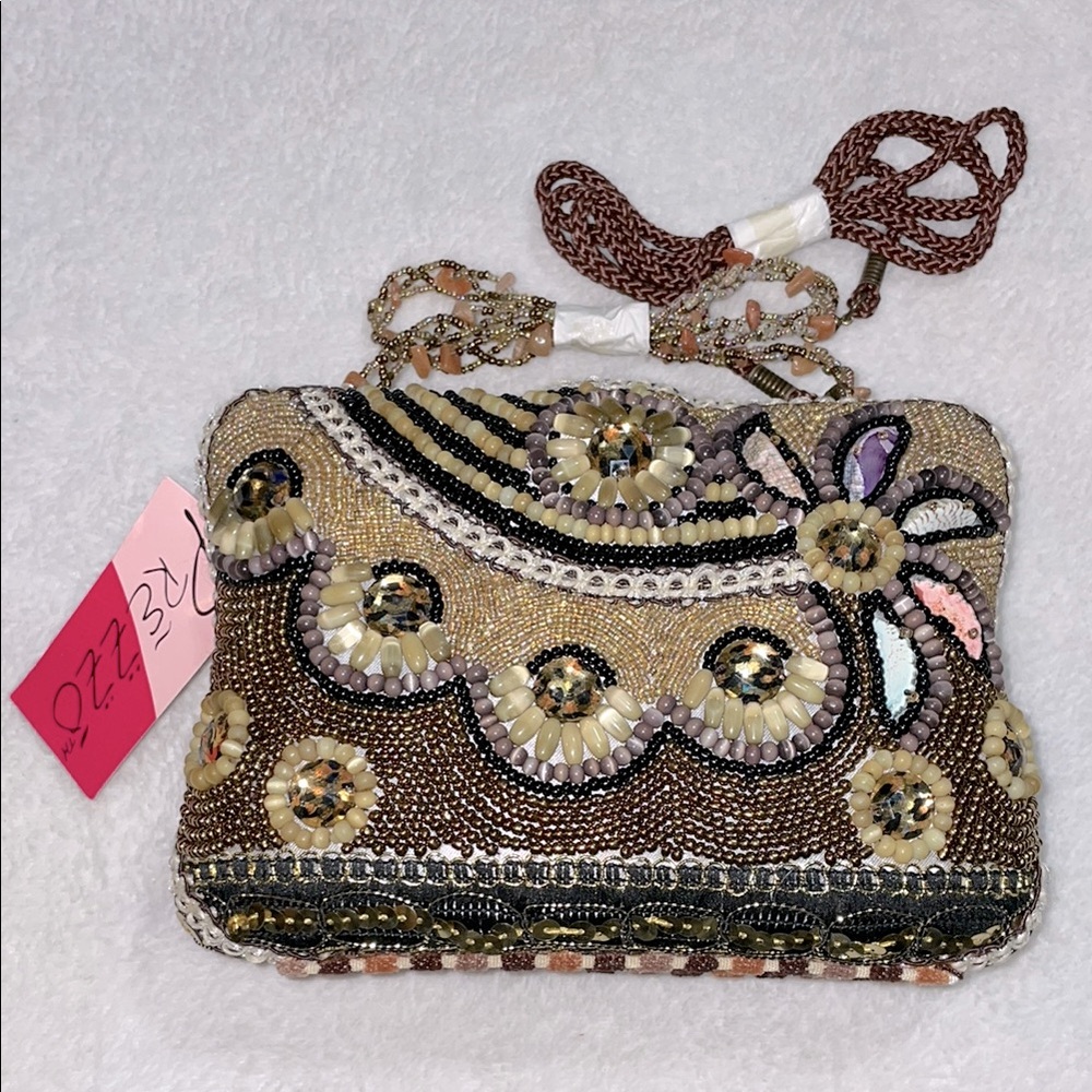 NWT Prẽzzo Embellished Beaded Women's Clam Shell Bag